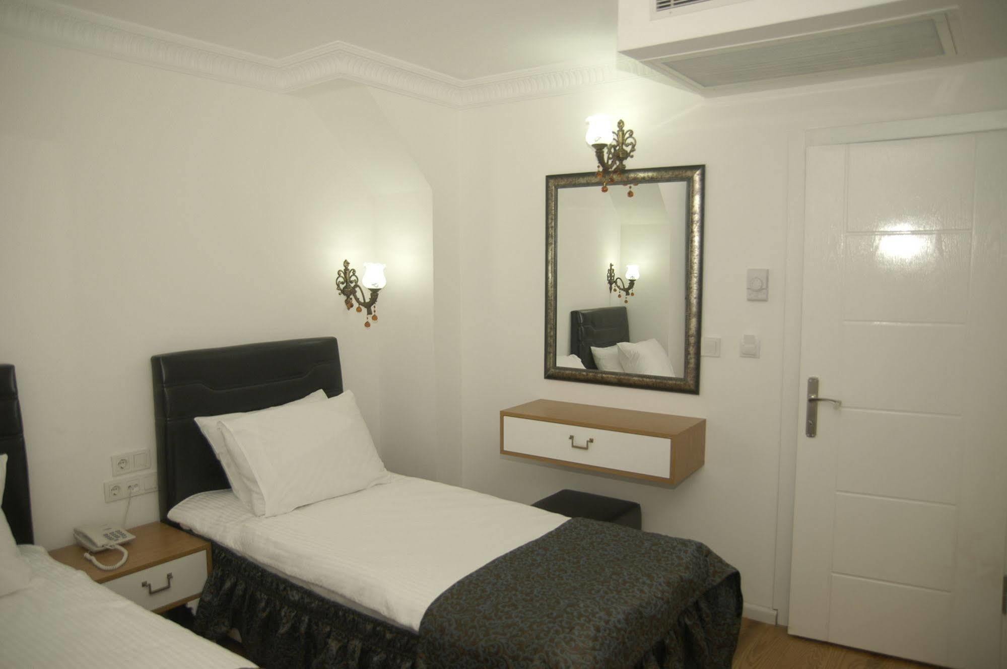 Jakaranda Hotel Estambul Exterior foto